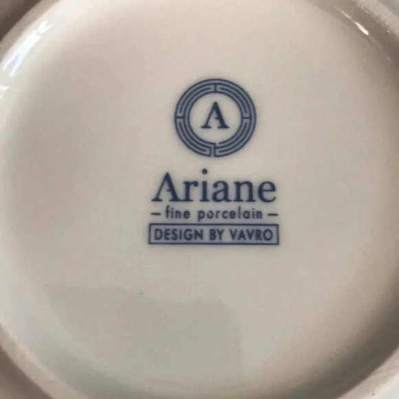 Ariane Design by Vavro Deep 10" Plate Fine Porcelain Replacement - Picture 4 of 5